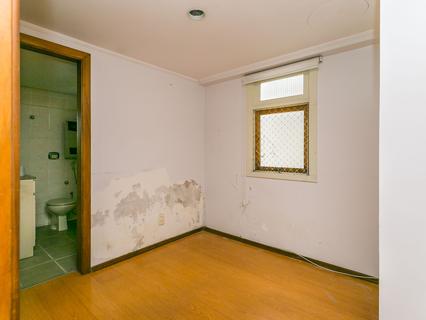 Image 30 - 215228