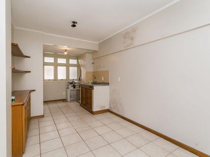 Image 37 - 215228