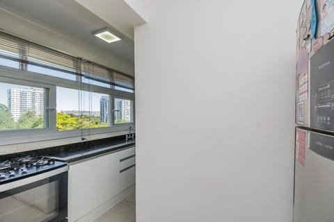 Image 35 - 215357
