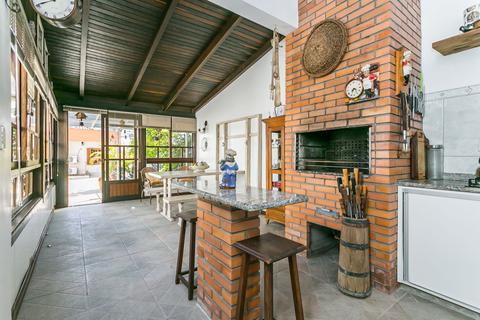 Image 28 - 215527