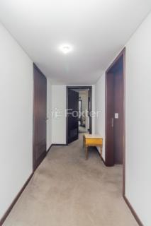 Image 25 - 215641