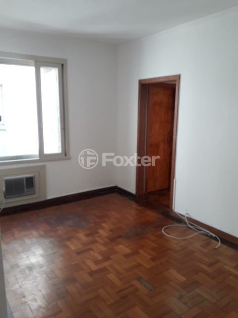 Image 7 - 215799