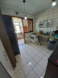 Image 7 - 215857