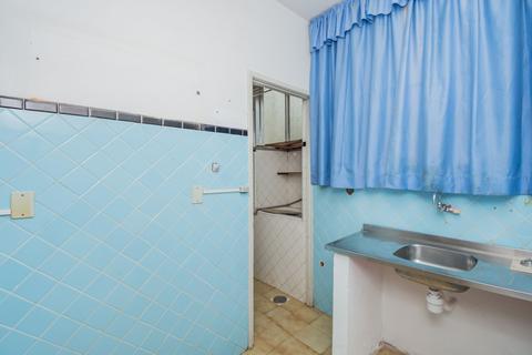 Image 15 - 215904