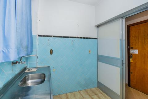 Image 17 - 215904