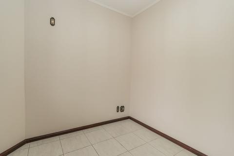 Image 16 - 215915