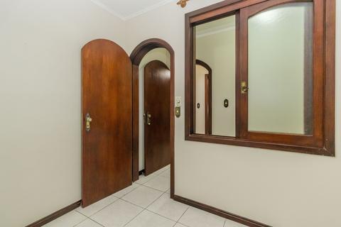 Image 28 - 215915