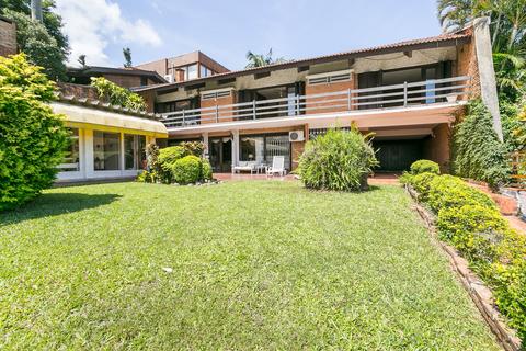 Image 36 - 216006