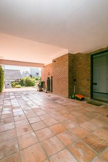 Image 38 - 216006