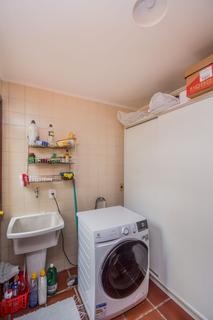 Image 38 - 216008