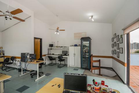 Image 13 - 216366