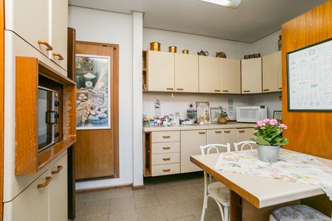 Image 22 - 216580