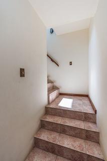 Image 13 - 216600