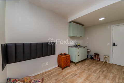 Image 4 - 216643