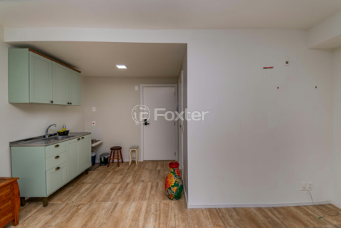 Image 6 - 216643