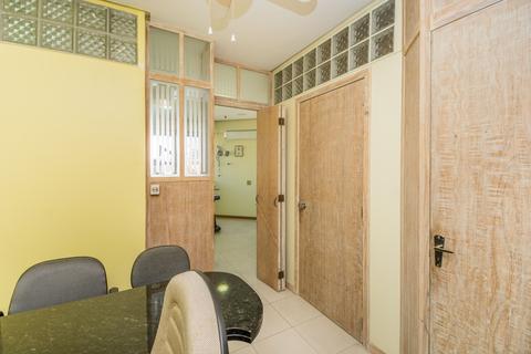 Image 11 - 216780