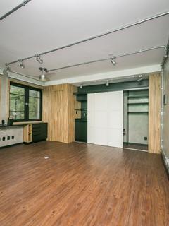 Image 11 - 216991