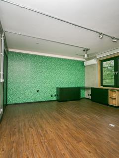 Image 12 - 216991