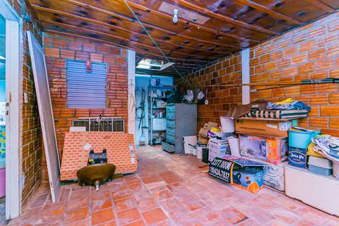 Image 33 - 217016