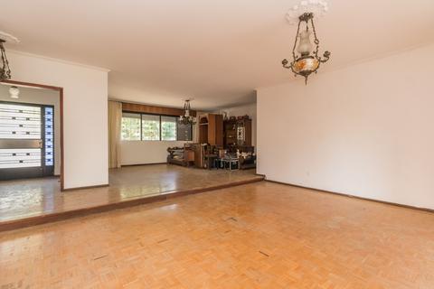 Image 10 - 217609