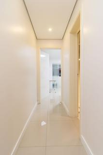 Image 21 - 218240