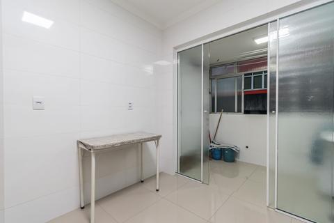 Image 27 - 218240