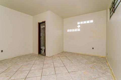 Image 17 - 218485