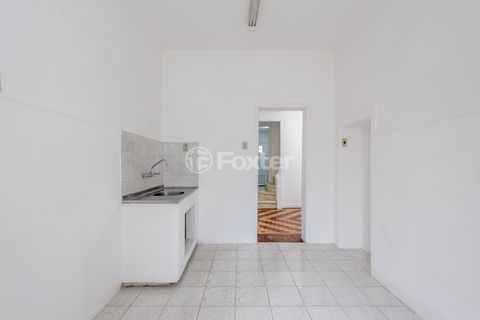 Image 10 - 218698