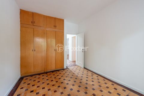 Image 30 - 218698