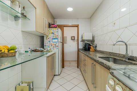 Image 25 - 218758