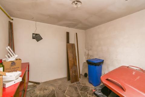 Image 39 - 218869
