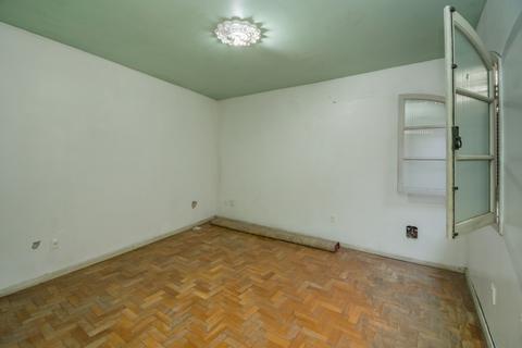 Image 16 - 218996