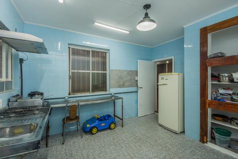 Image 39 - 218996