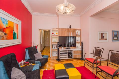 Image 4 - 219000