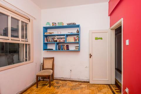 Image 13 - 219000