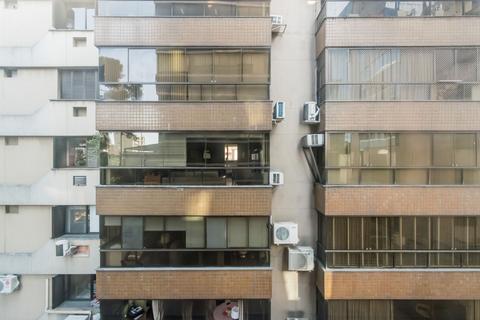 Image 6 - 219012