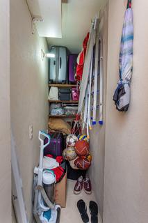 Image 35 - 219111