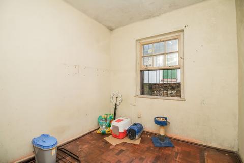 Image 13 - 219418
