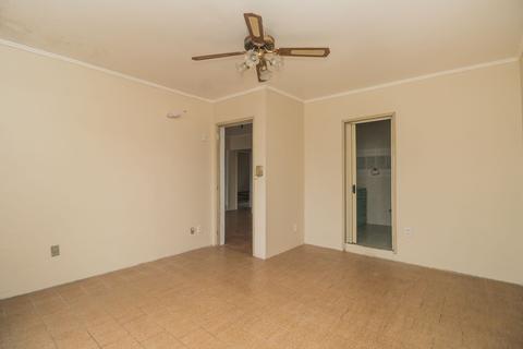 Image 24 - 219580