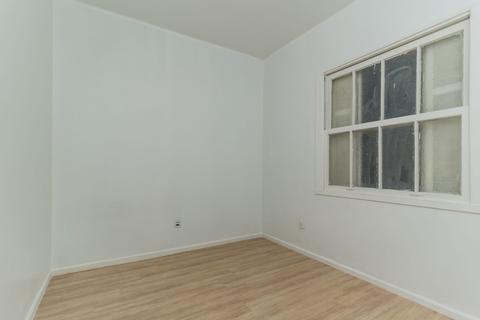 Image 11 - 219655