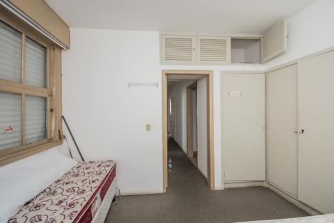 Image 15 - 219846