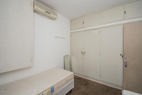 Image 21 - 219846