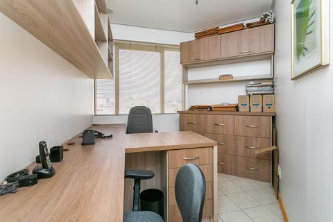 Image 10 - 220676