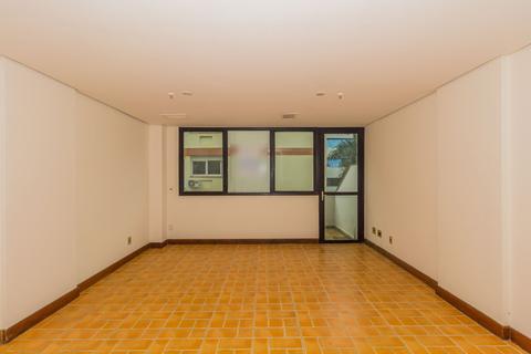 Image 3 - 221310