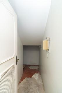 Image 38 - 221332