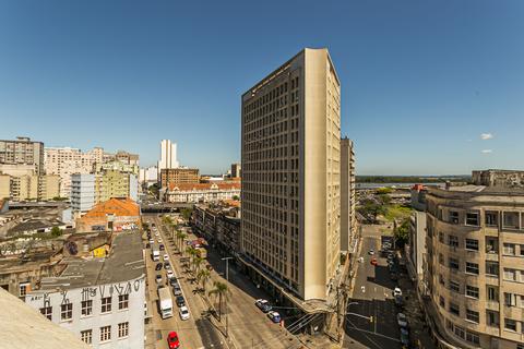 Image 49 - 221600