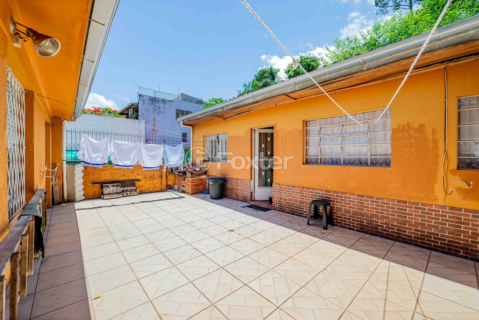 Image 33 - 221702