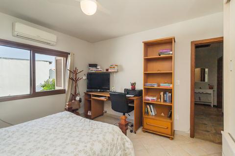 Image 12 - 221827