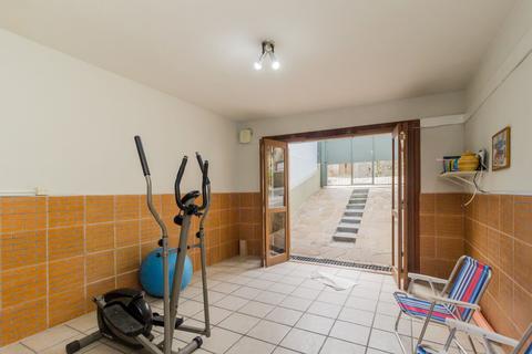 Image 35 - 221827