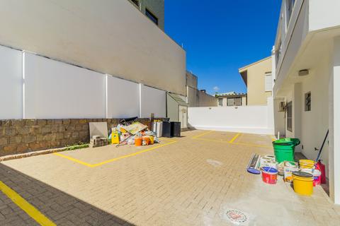 Image 35 - 222402